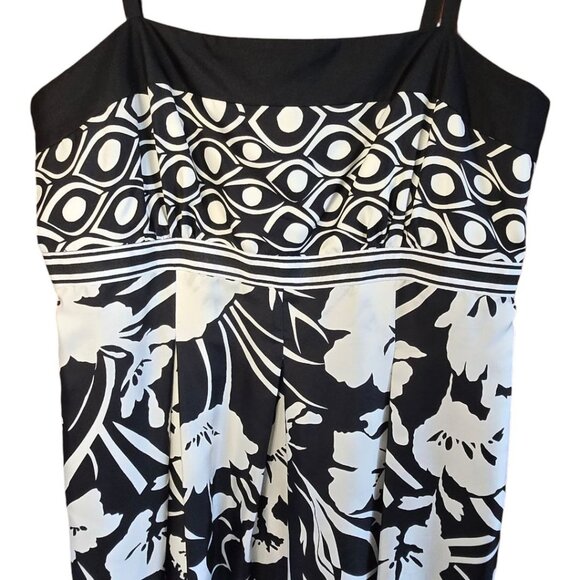 White House Black Market Silk Floral Dress Black & White Spaghetti Straps 14 - Picture 4 of 7